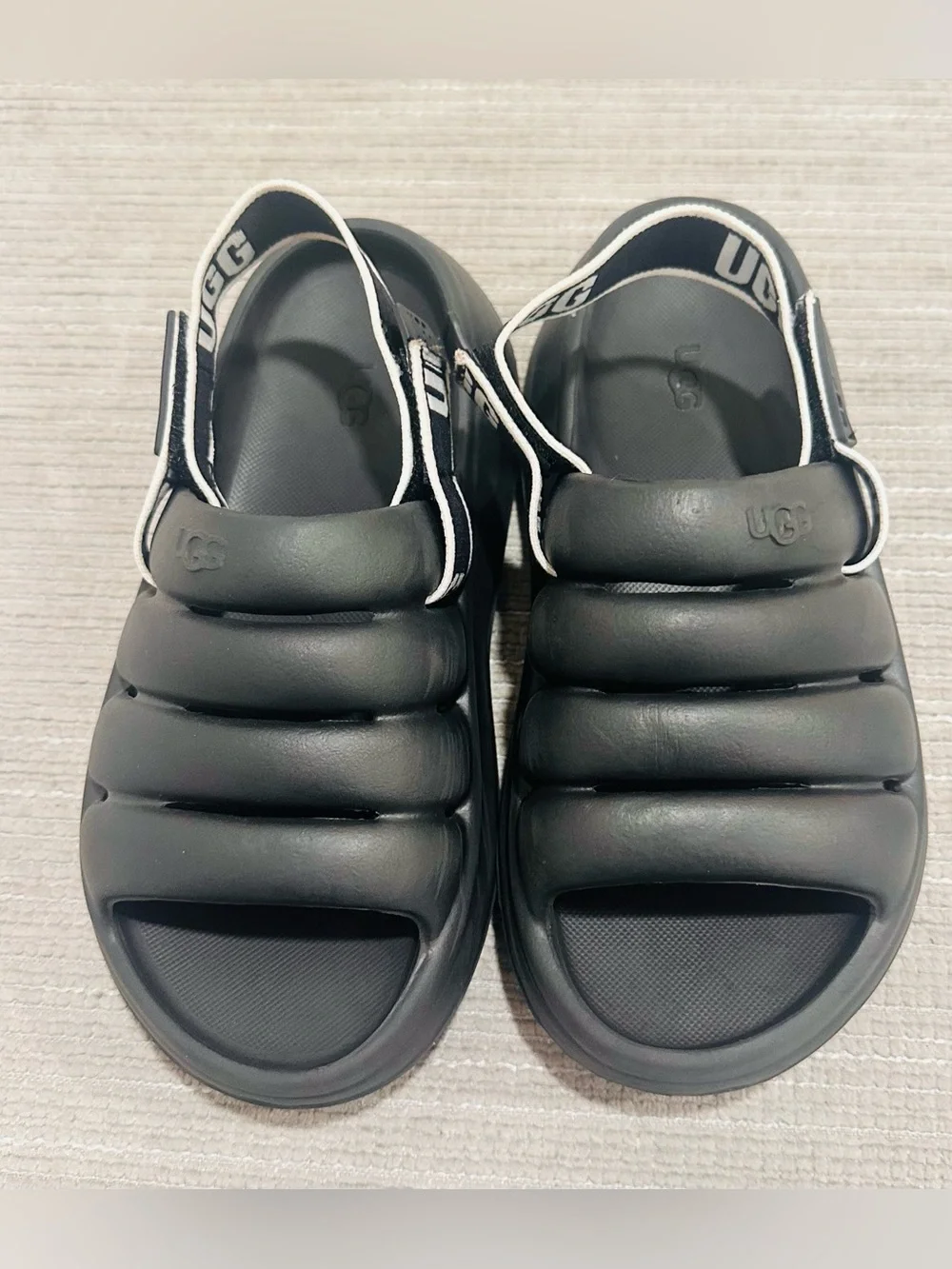 UGG Kids Sport Yeah Clog Slide Sandals Black Foam Size US 2K / EU 33.5